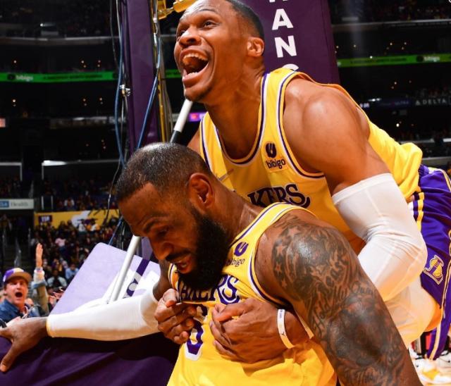 韦少关键时刻遭冷藏 老詹甜瓜站在了沃格尔一边？