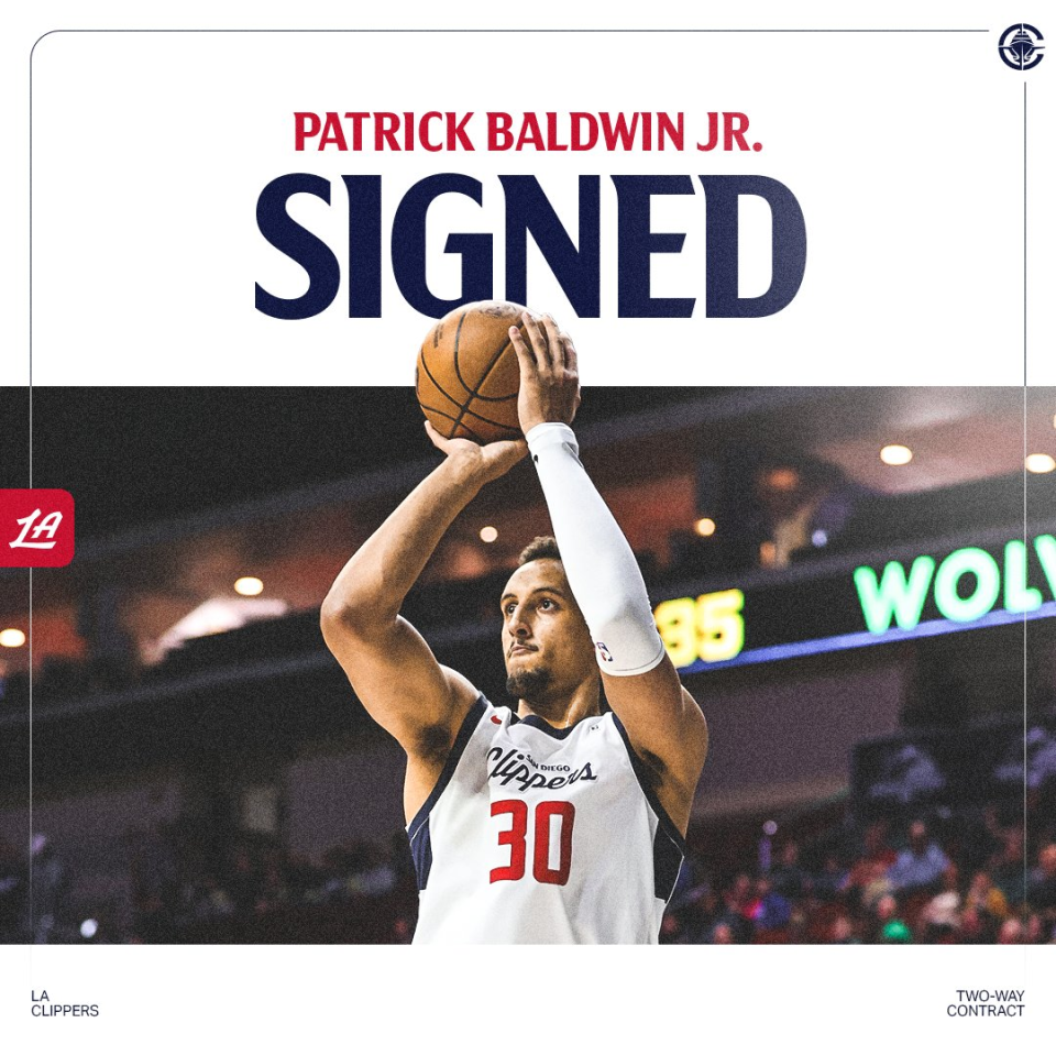 乐鱼体育官网-快船官宣小卡确诊左膝挫伤+炎症！至少缺两场比赛 离队前一幕曝光