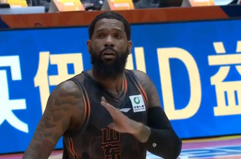 乐鱼体育官网-山东男篮神秘强援空降！保密封神+惊喜压哨，全力冲刺广州补赛！