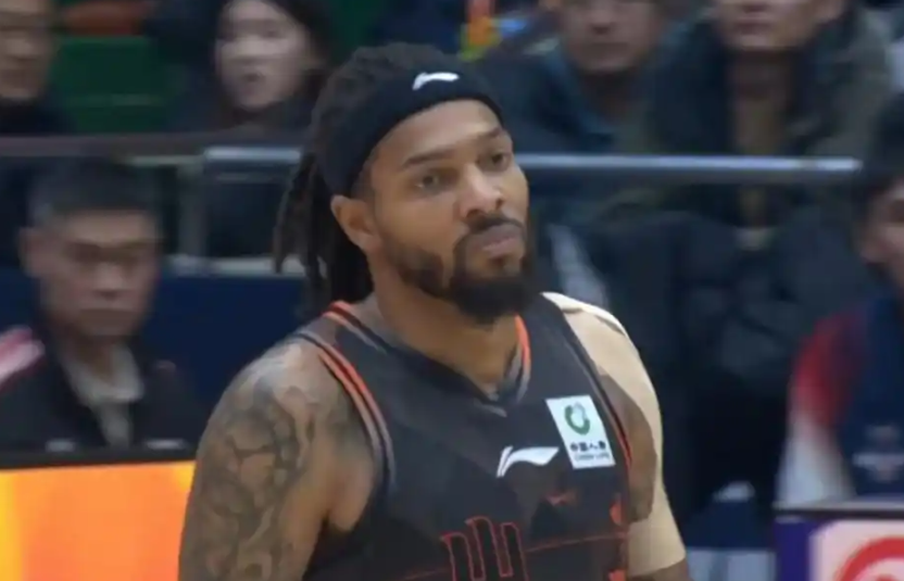 乐鱼体育官网-山东男篮神秘强援空降！保密封神+惊喜压哨，全力冲刺广州补赛！