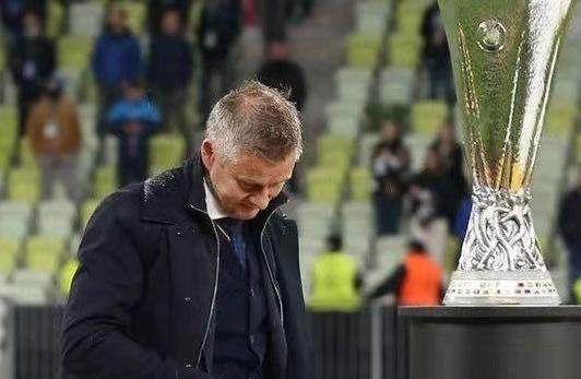 乐鱼官网-【夜读】空前绝后？齐祖三次炒皇马鱿鱼！